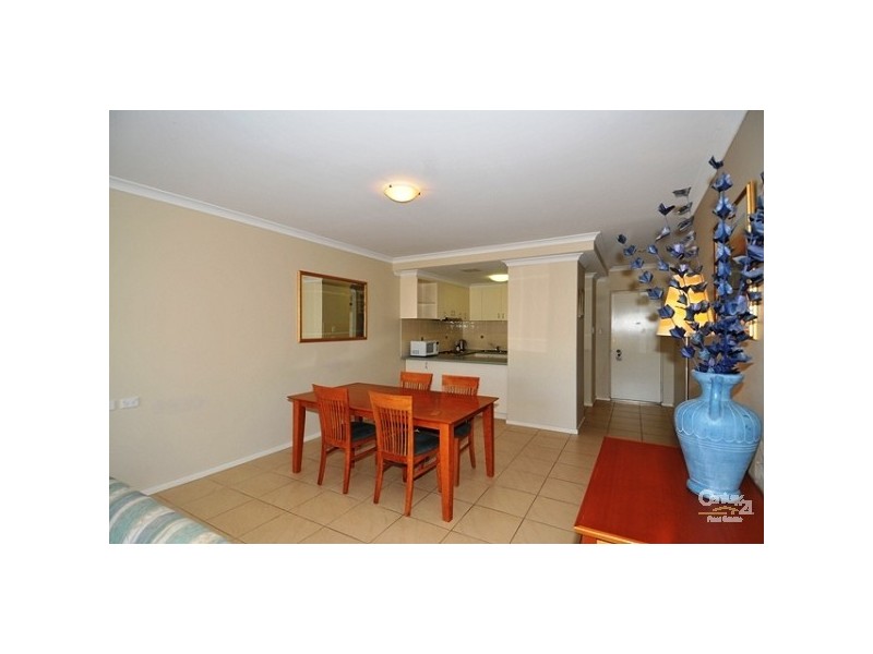 2/20 Apollo Quys, Halls Head WA 6210