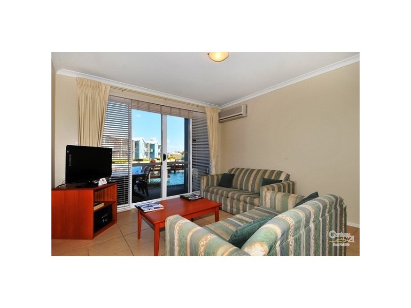 2/20 Apollo Quys, Halls Head WA 6210