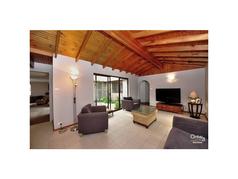 40 Tennyson Avenue, Halls Head WA 6210