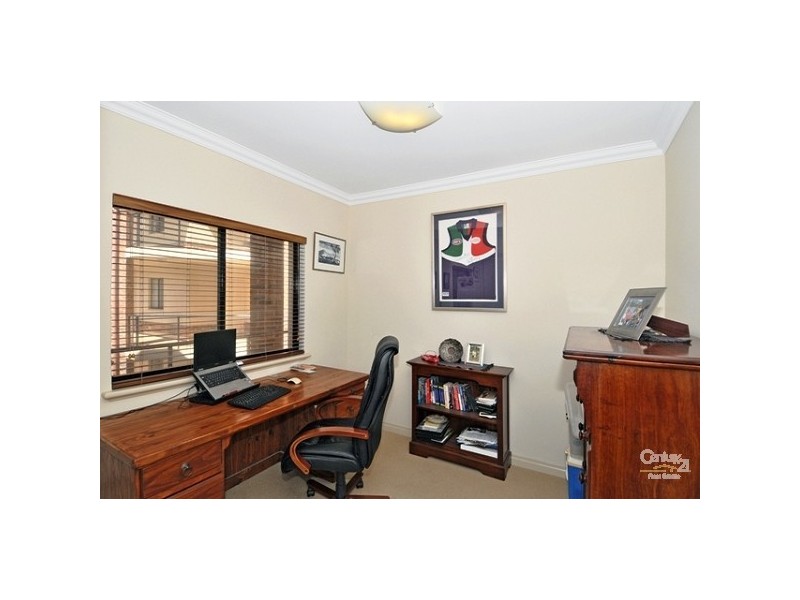 26, 37 Dolphin Drive, Mandurah WA 6210