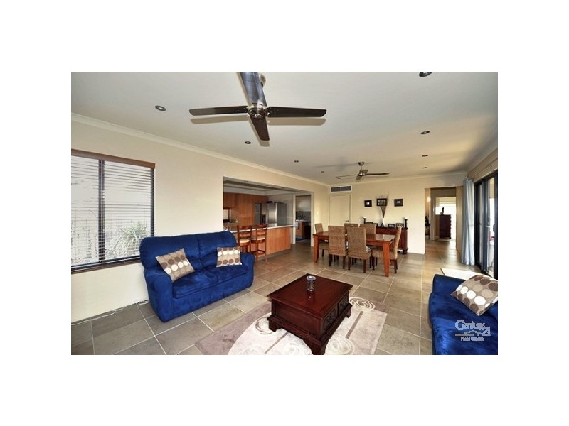 12 Cohen Vista, Lakelands WA 6180