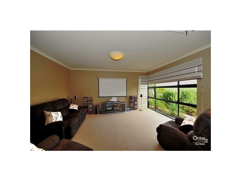 12 Cohen Vista, Lakelands WA 6180