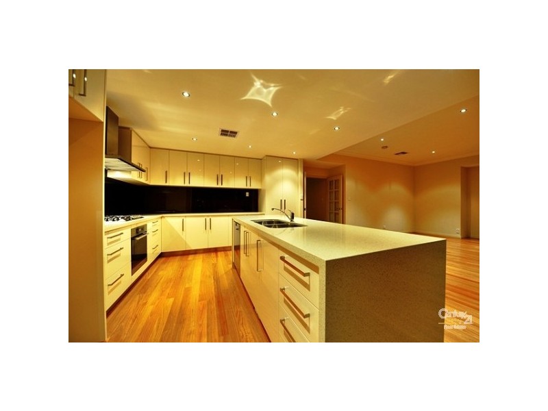 10 Ragamuffin Point, Halls Head WA 6210