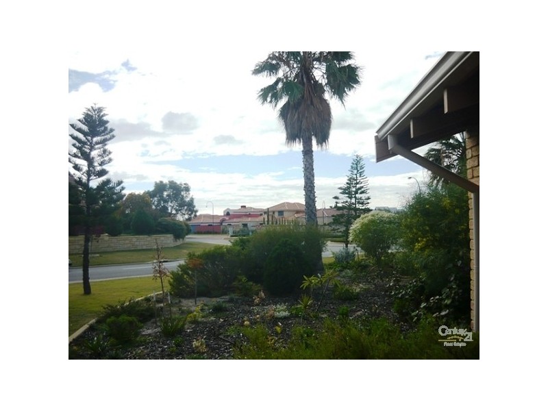 41/2 Hungerford Avenue, Halls Head WA 6210