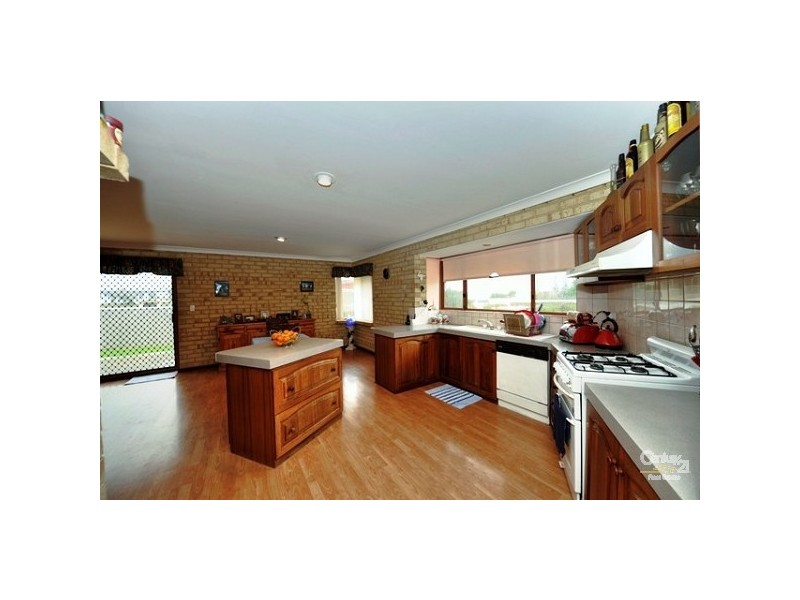 14 Dampier Drive, Golden Bay WA 6174