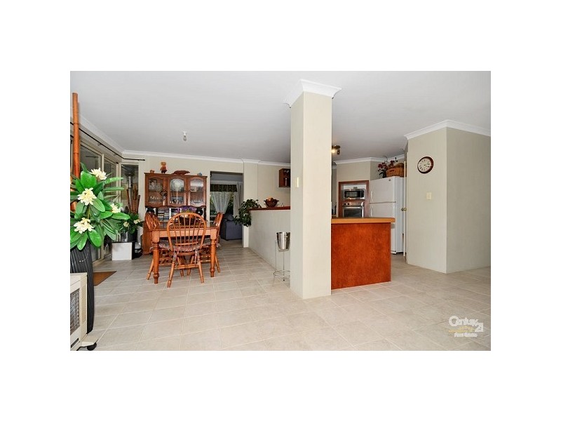 21 Brouwer Trail, Dudley Park WA 6210