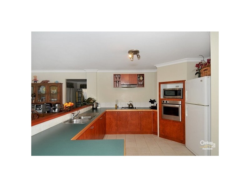 21 Brouwer Trail, Dudley Park WA 6210