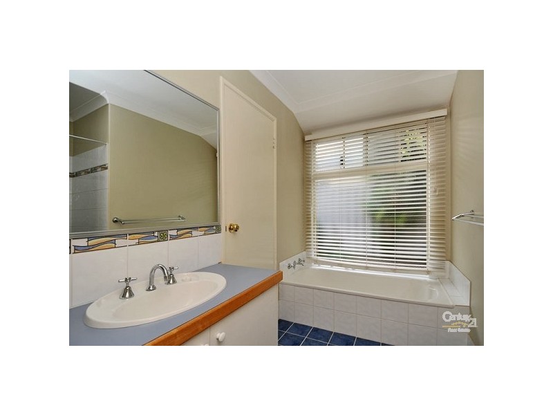 21 Brouwer Trail, Dudley Park WA 6210
