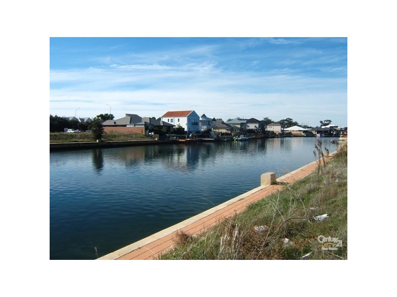 5 Gael Place, Dudley Park WA 6210