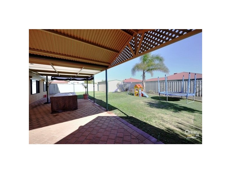 35 Federation Drive, Singleton WA 6175