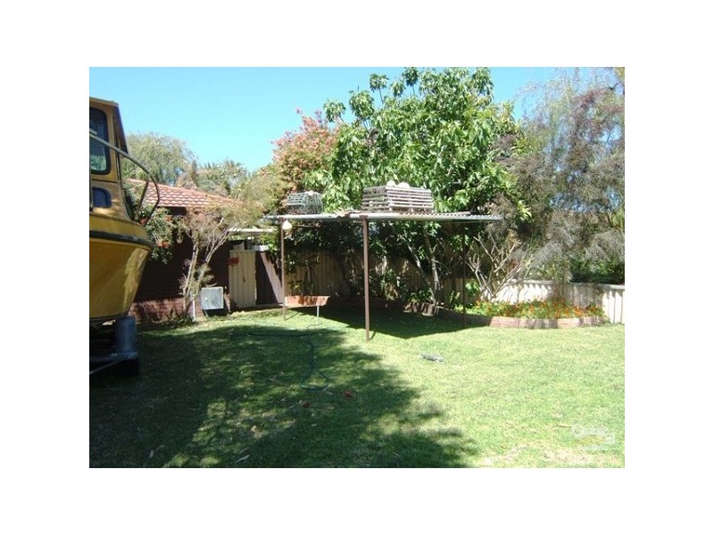 4 Oak Avenue, Mandurah WA 6210