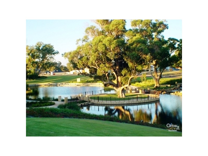 13 Rayner Prom, Lakelands WA 6180