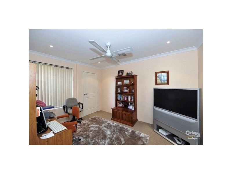 63 Newport Drive, Dudley Park WA 6210