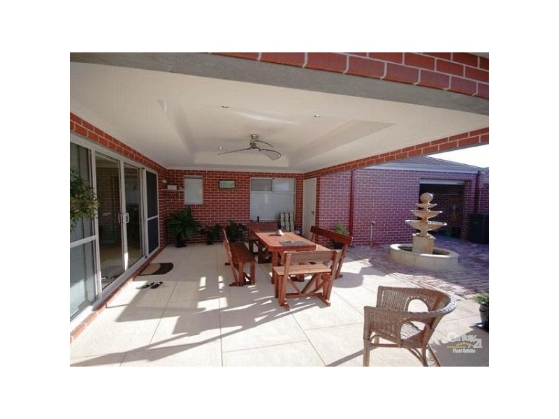 14 Coffs Bend, Secret Harbour WA 6173