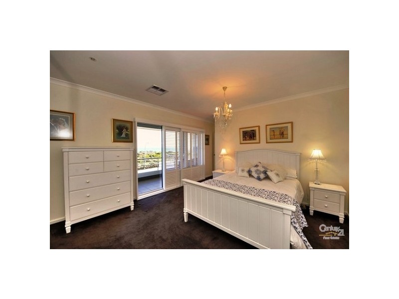110 Boardwalk Boulevard, Halls Head WA 6210