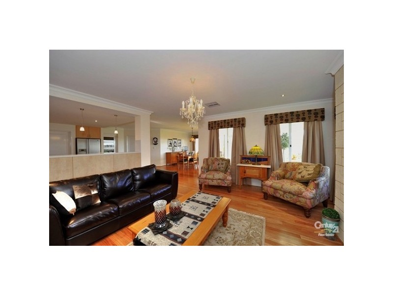 110 Boardwalk Boulevard, Halls Head WA 6210