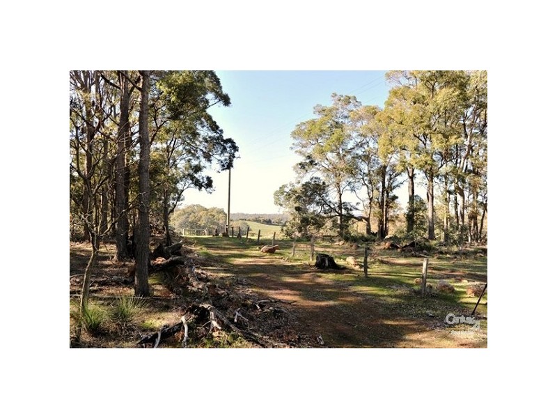 105 Leavy Road, Waroona WA 6215