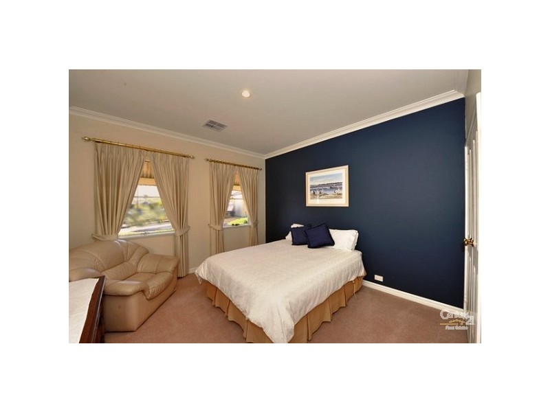 19 Mayfair Mews, Meadow Springs WA 6210