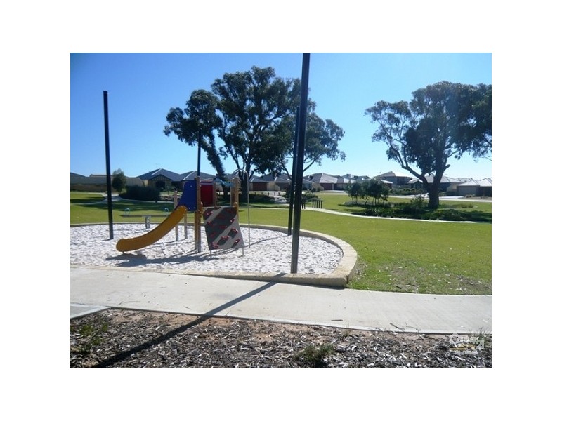 5 Malata Ridge, Lakelands WA 6180