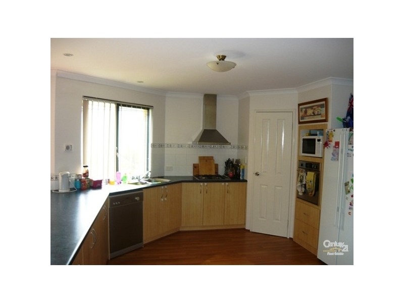 4 Kannemer Link, Meadow Springs WA 6210