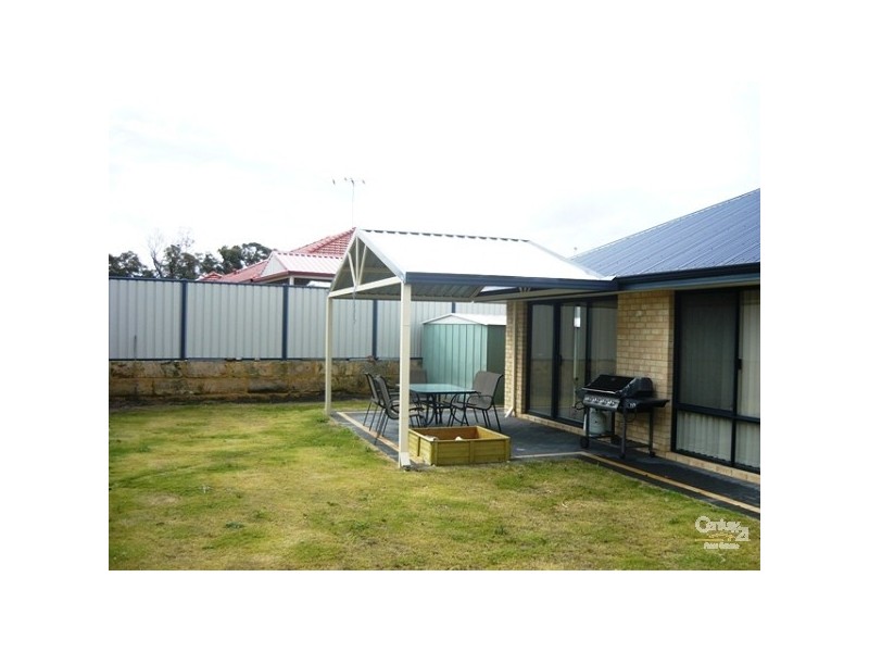 4 Kannemer Link, Meadow Springs WA 6210
