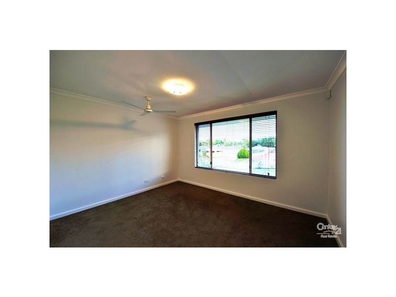 2 Camellia Court, Halls Head WA 6210