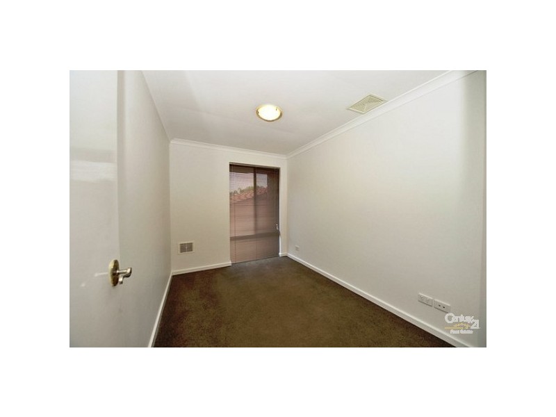 2 Camellia Court, Halls Head WA 6210