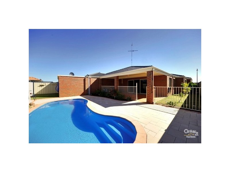 2 Oakwood Gate, Meadow Springs WA 6210