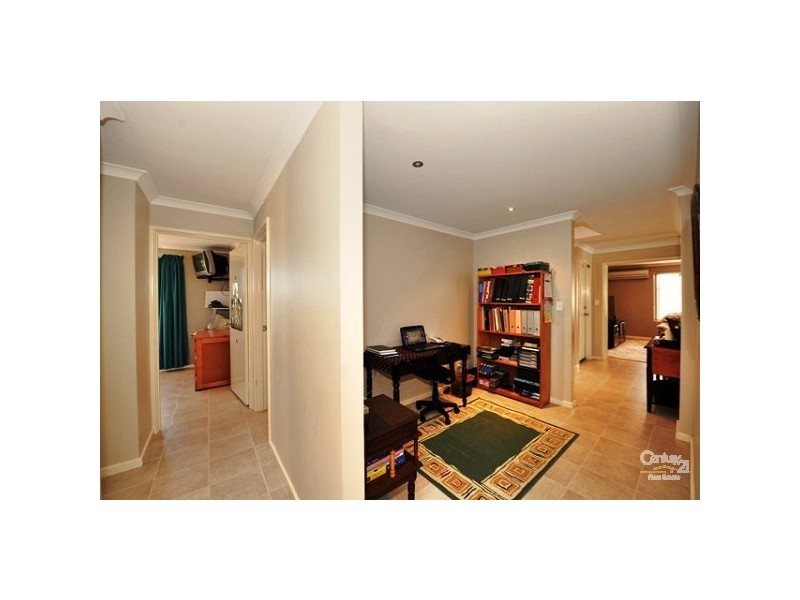 2 Oakwood Gate, Meadow Springs WA 6210