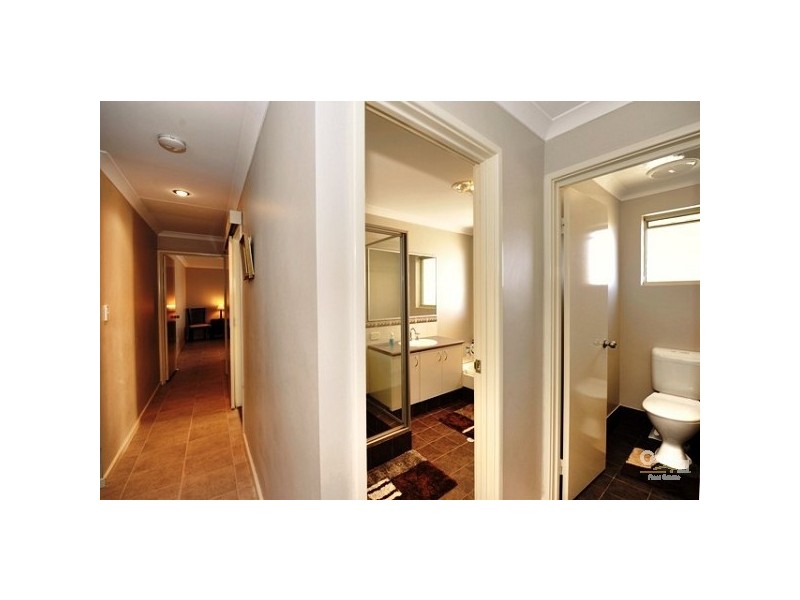 2 Oakwood Gate, Meadow Springs WA 6210