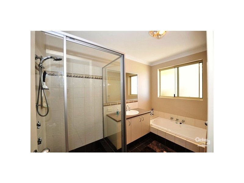 2 Oakwood Gate, Meadow Springs WA 6210