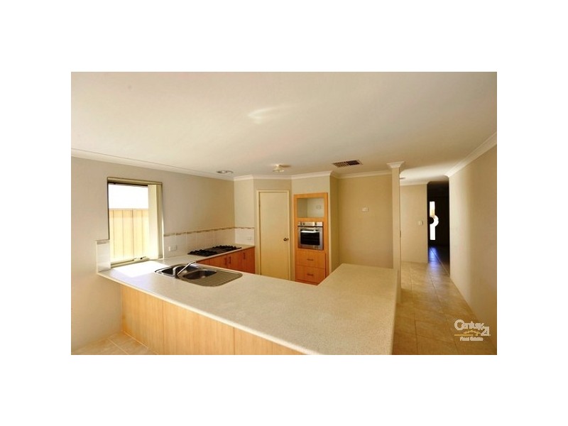 7 Lascelles Circus, Lakelands WA 6180