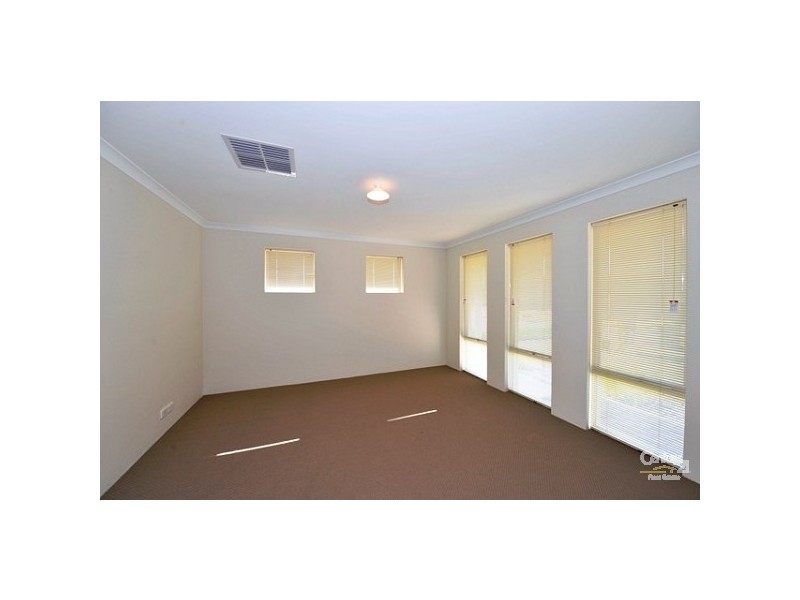 7 Lascelles Circus, Lakelands WA 6180