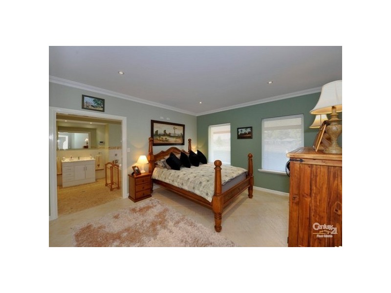 14 Coffs Bend, Secret Harbour WA 6173