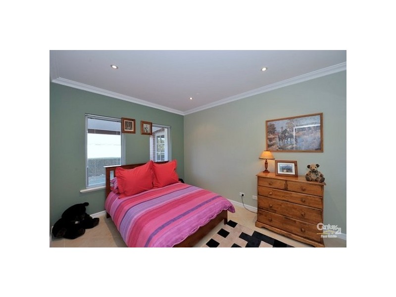 14 Coffs Bend, Secret Harbour WA 6173