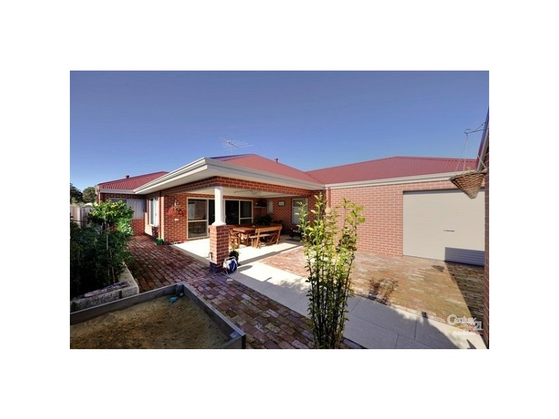 14 Coffs Bend, Secret Harbour WA 6173