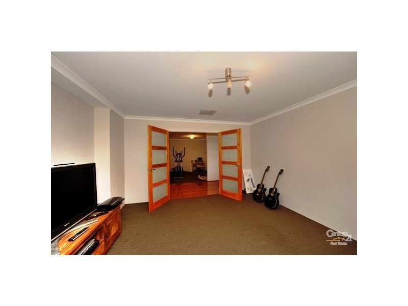 7 Arlette Pass, Lakelands WA 6180