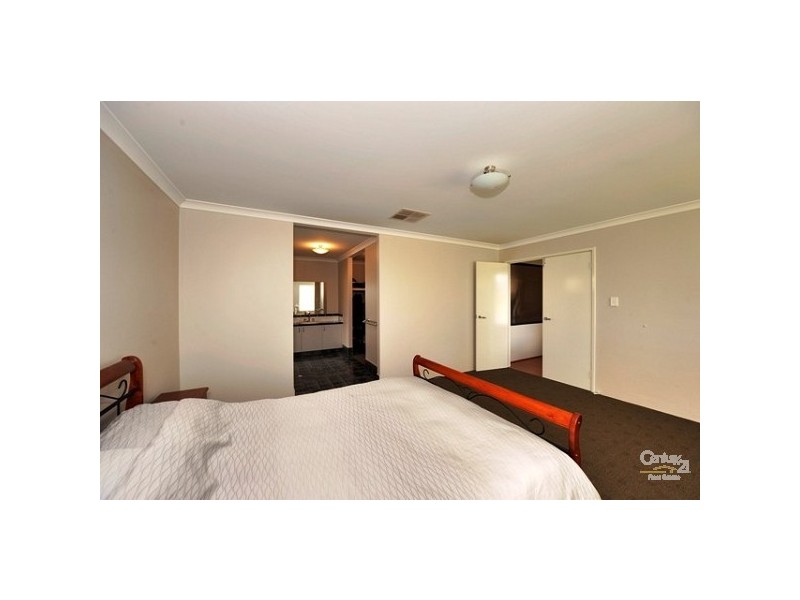 7 Arlette Pass, Lakelands WA 6180