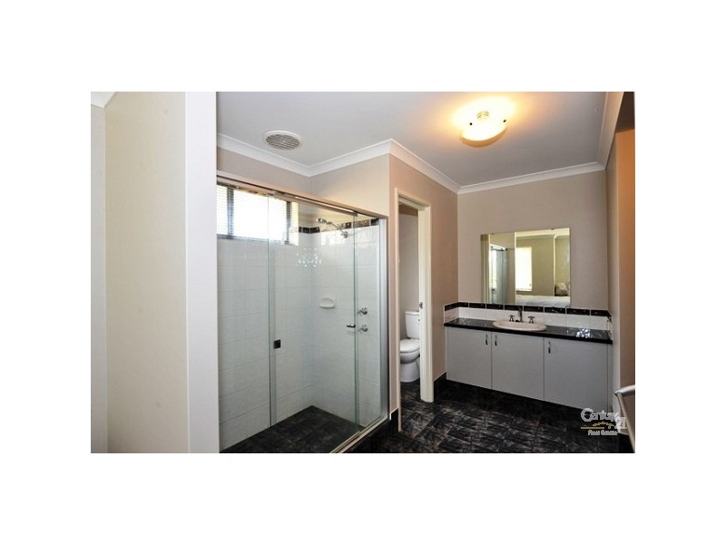 7 Arlette Pass, Lakelands WA 6180