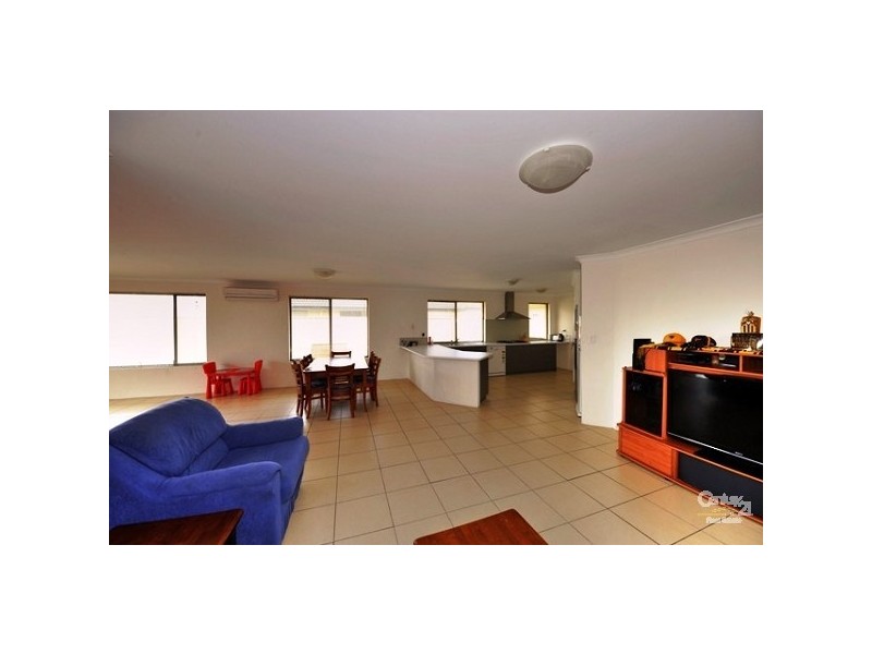 11 Prentice Way, Lakelands WA 6180