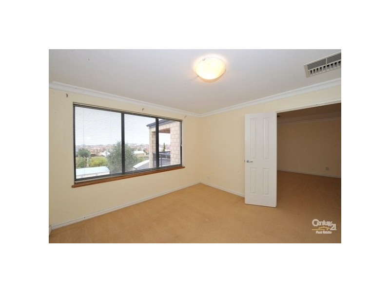 88 Baloo Crescent, Wannanup WA 6210