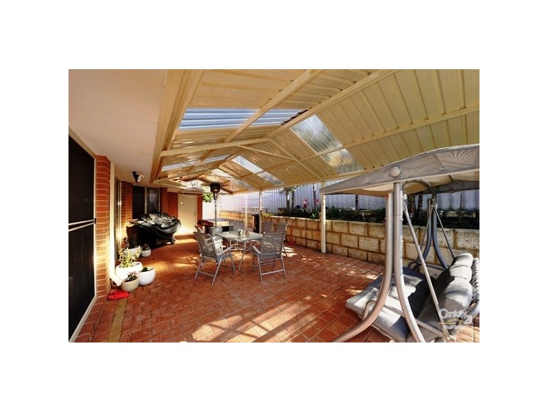 12 Muntries Place, Halls Head WA 6210