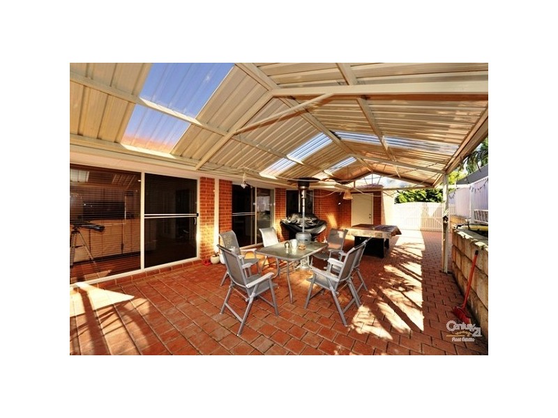 12 Muntries Place, Halls Head WA 6210