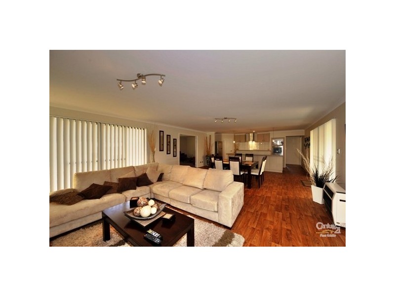 13 Nuchea Vista, Lakelands WA 6180