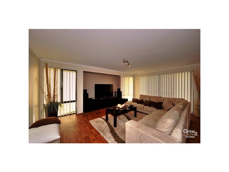 13 Nuchea Vista, Lakelands WA 6180