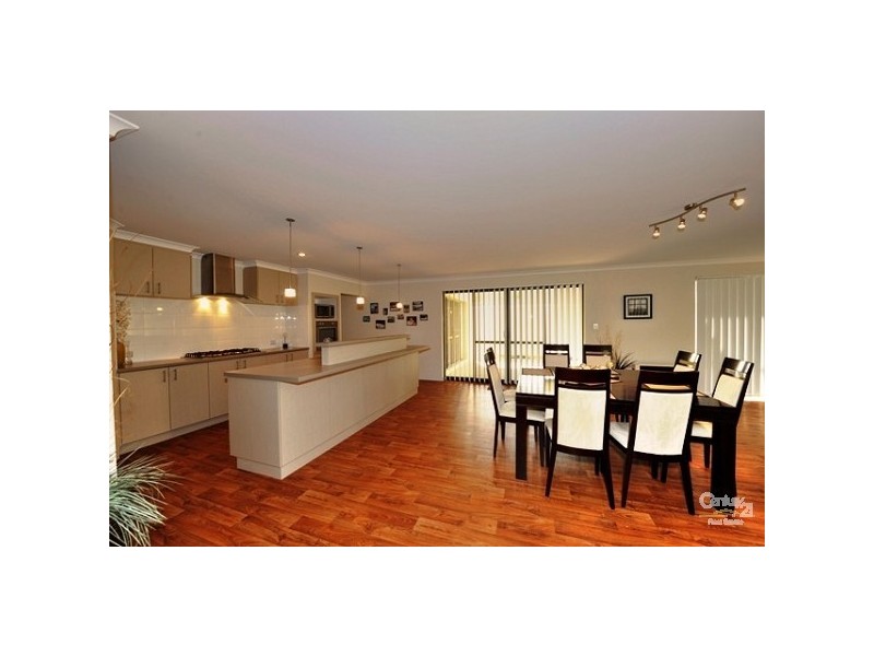 13 Nuchea Vista, Lakelands WA 6180