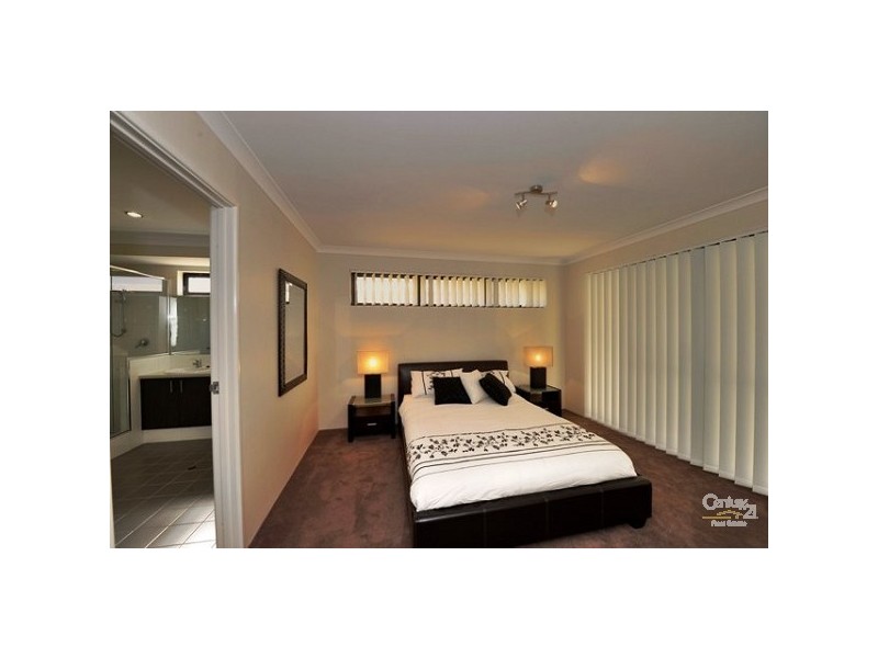 13 Nuchea Vista, Lakelands WA 6180