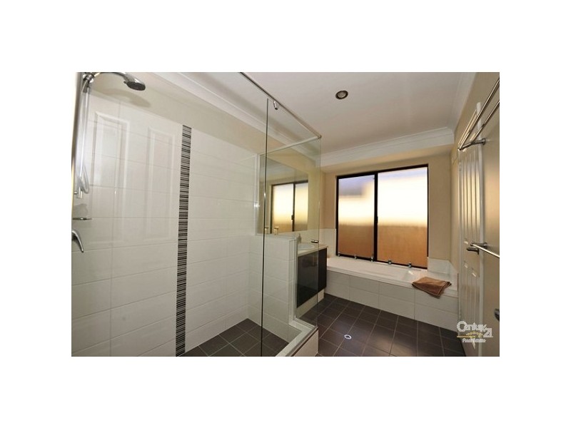 13 Nuchea Vista, Lakelands WA 6180