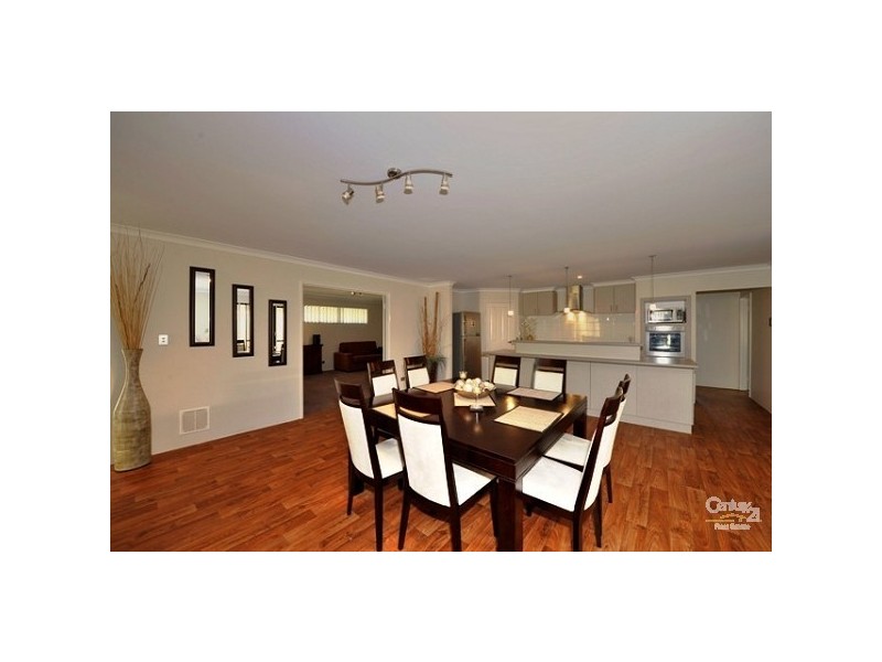 13 Nuchea Vista, Lakelands WA 6180