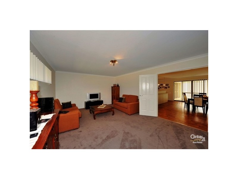 13 Nuchea Vista, Lakelands WA 6180